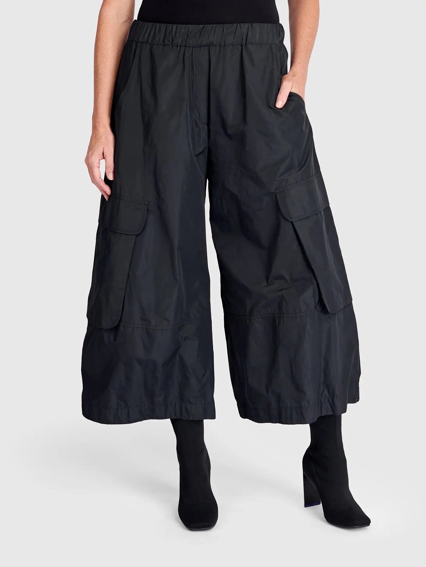 Urban Wide Cargo Pants, Black